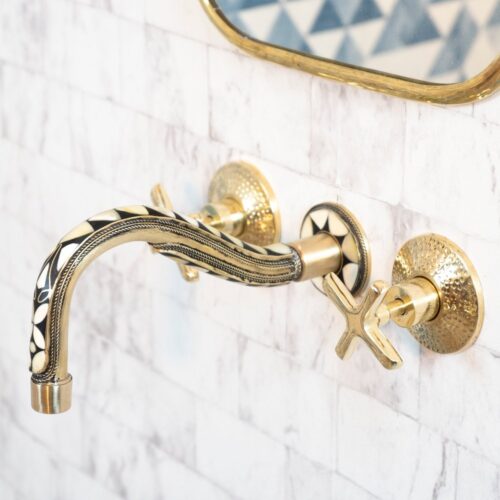 Handcrafted Cobra Wood & Brass Wall Mounted faucet - Image 4