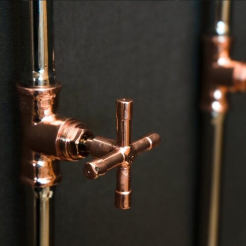 Old Fashioned Wall-Mounted Faucet - Image 3